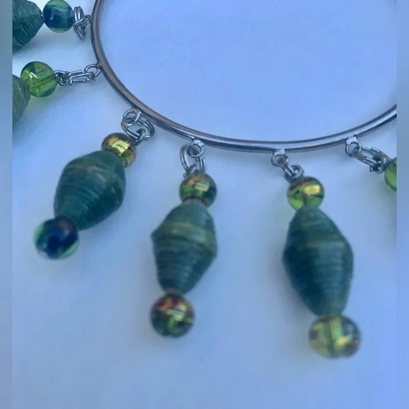 World Tribe Green Dangling Bead Bracelet - Picture 3 of 4